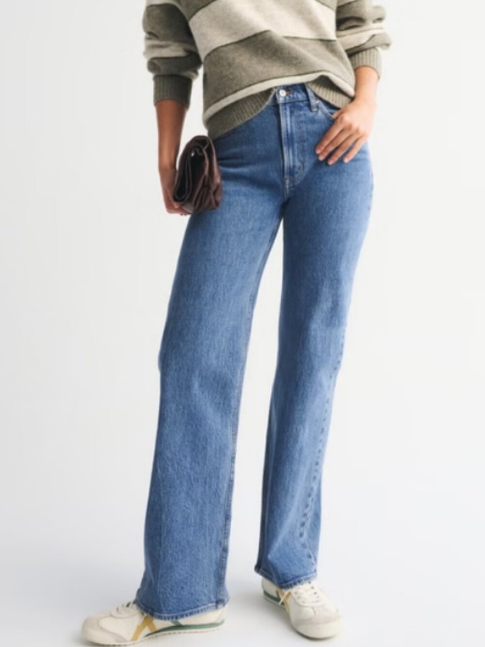 Abercrombie Women's High Rise 90s Relaxed Jean